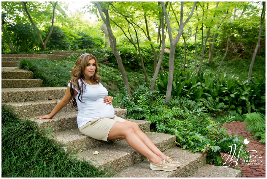 Fort Worth Maternity Photographer | Japanese Gardens | Lyncca Harvey Photography